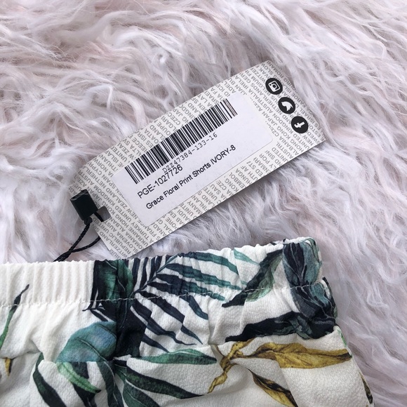 boohoo Grace floral print shorts size 8 - Picture 5 of 6
